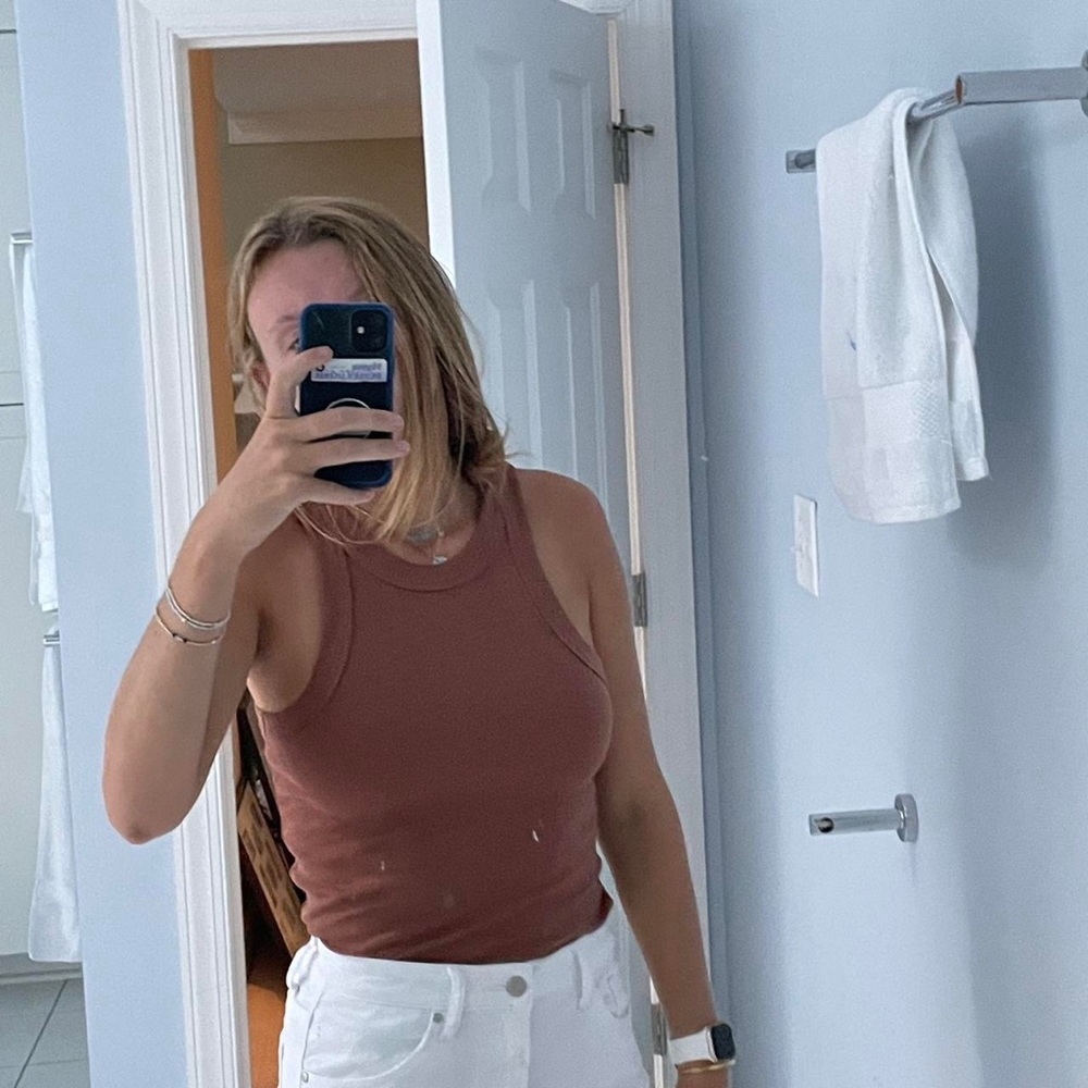 Easy standards brown tank